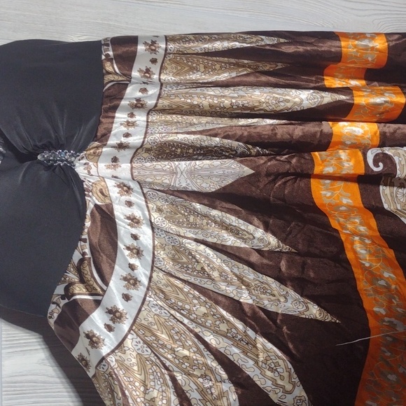 Beautiful Flowy Mini Dress - Picture 8 of 15